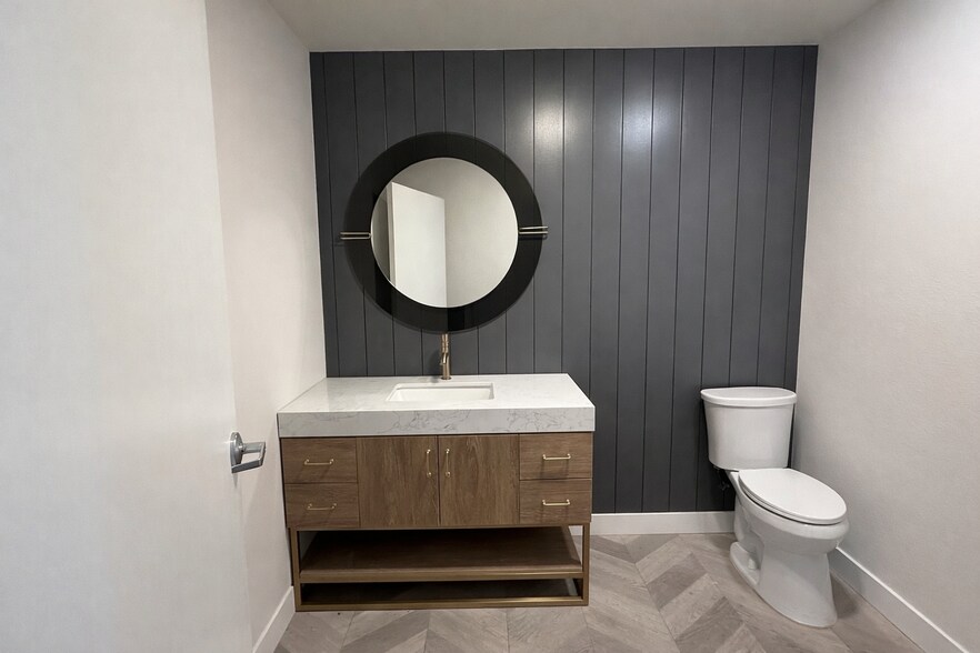 More Photos Of 2007 Raymer Ave, Fullerton Distribution For Sale