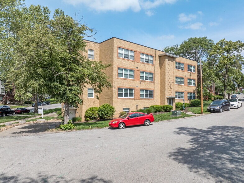 More Photos Of 4339 Roanoke Pkwy, Kansas City Apartments For Sale