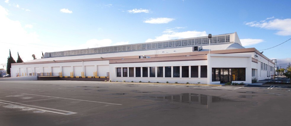 More Photos Of 12900 Simms Ave, Hawthorne Truck Terminal For Lease