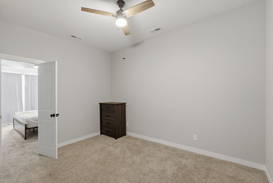 More Photos Of 302 N Main St, Newton Office Residential For Sale
