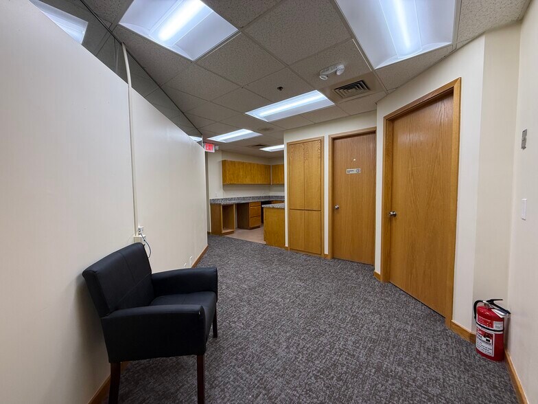 More Photos Of 33 Bartlett St, Lowell Medical For Lease