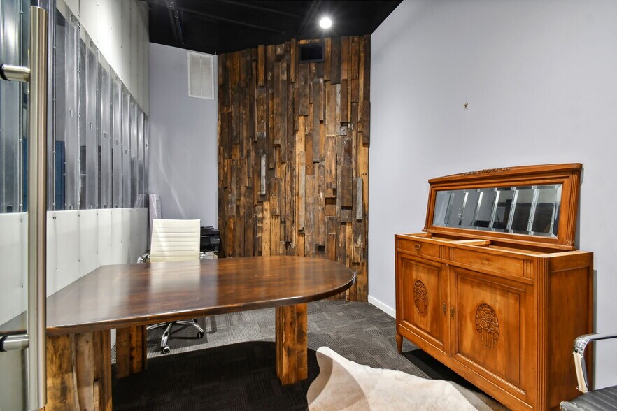 More Photos Of 3330 W Cypress St, Tampa Office For Sale