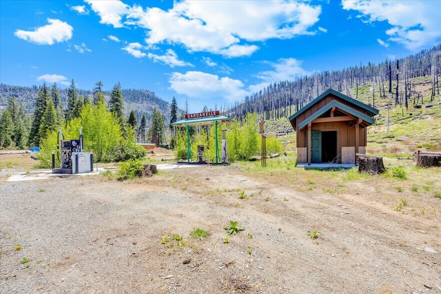 More Photos Of 1 State Hwy 108, Pinecrest Hotel For Sale