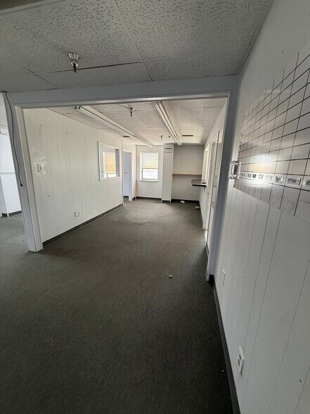 More Photos Of 10931 Dennis Rd, Dallas Industrial For Sale
