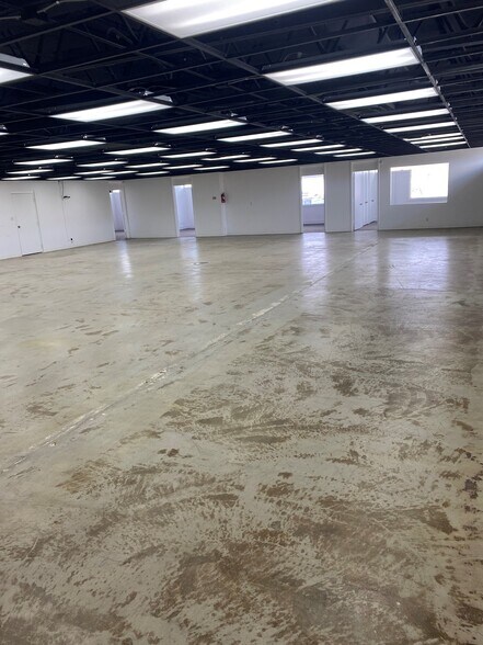 More Photos Of 2618 S 900 W, South Salt Lake Flex For Lease