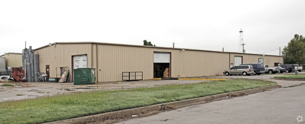 Primary Photo Of 220 S Alliance Ct, Oklahoma City Manufacturing For Lease
