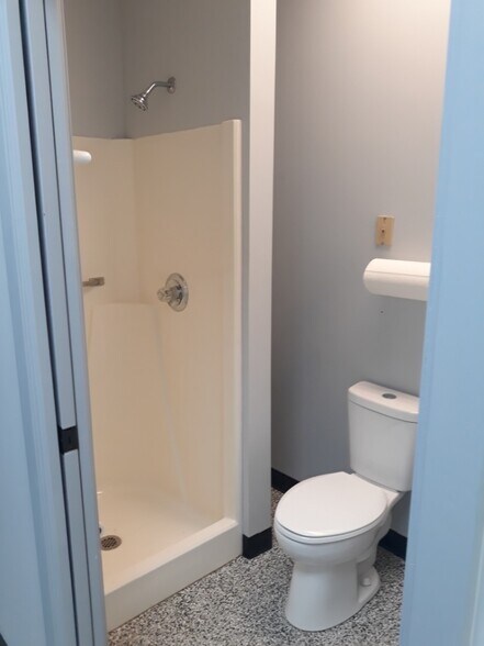 More Photos Of 2200 N Yellowood Ave, Broken Arrow Research And Development For Sale