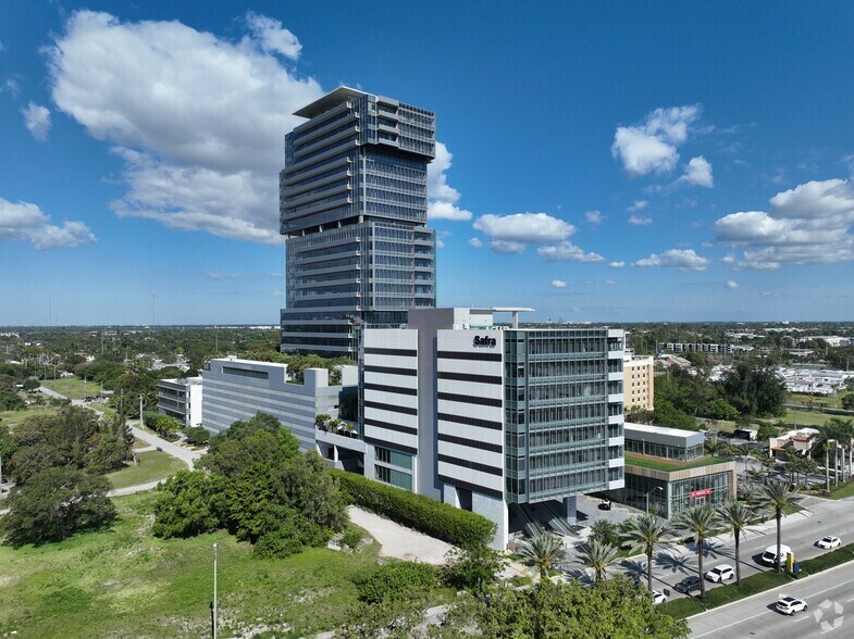 More Photos Of 21550 Biscayne Blvd, Aventura Office For Lease