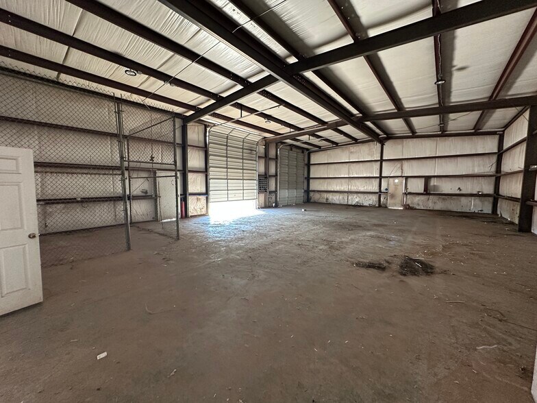 More Photos Of 2227 Wolfcamp Cir, Midland Industrial For Lease