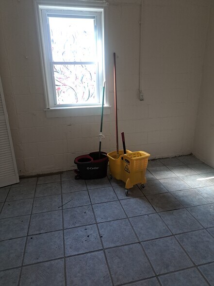 More Photos Of 127 Perry St, Trenton General Retail For Sale