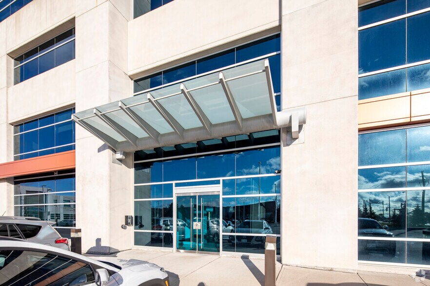 More Photos Of 7300-7330 Keele St, Concord Office For Lease