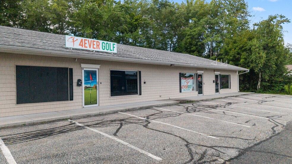 More Photos Of 184 W Main St, Dudley Freestanding For Sale