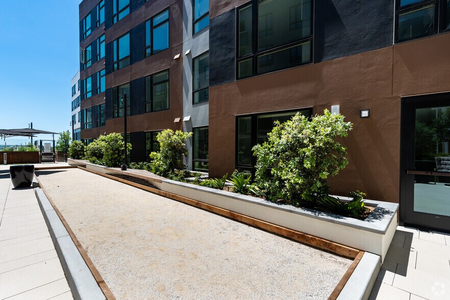 More Photos Of 219 9th Ave, Oakland Apartments For Lease