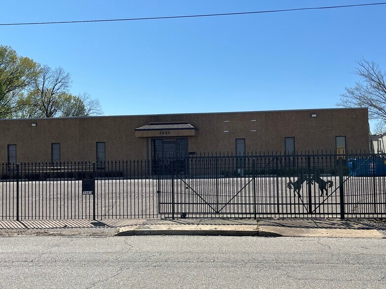 Primary Photo Of 3983 Homewood Rd, Memphis Office For Sale