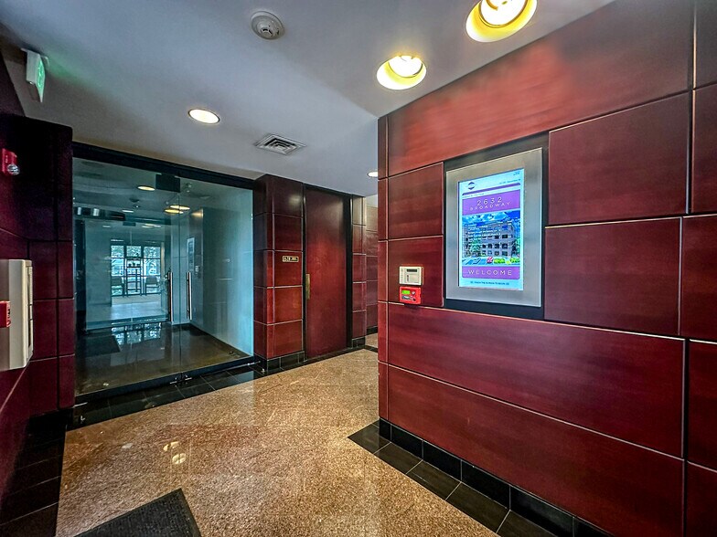 More Photos Of 2632 Broadway St, San Antonio Office Residential For Sale