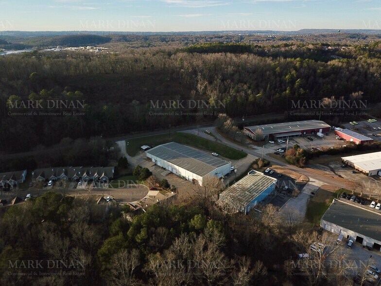 More Photos Of 40 Commerce Dr, Pelham Showroom For Sale