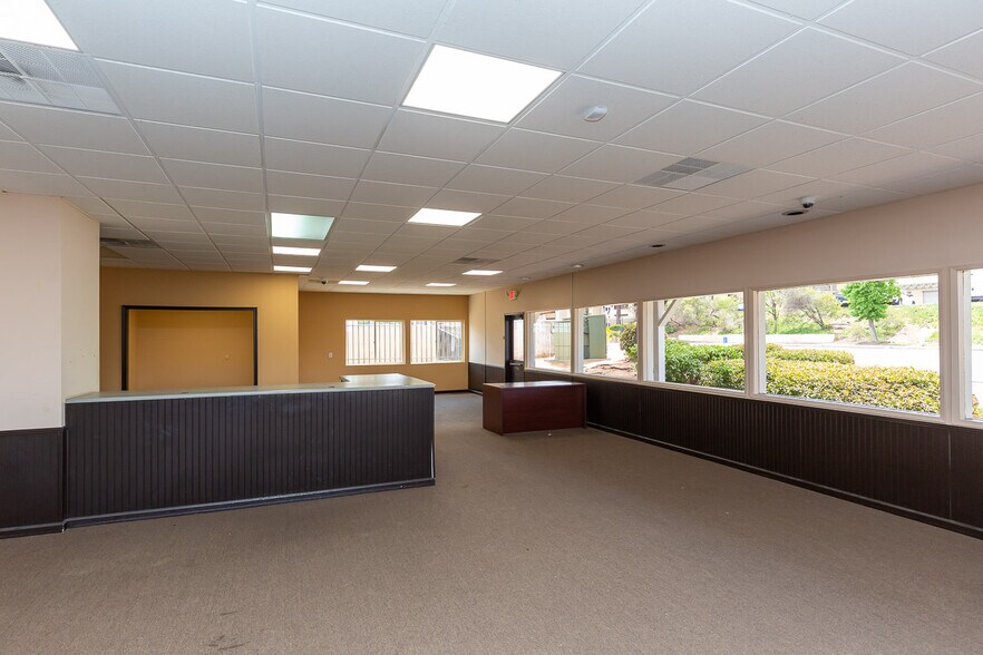 More Photos Of 200 W El Norte Pky, Escondido Unknown For Lease