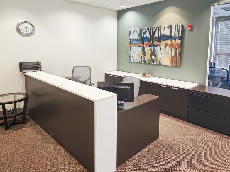 More Photos Of 320 W Lanier Ave, Fayetteville Office For Lease