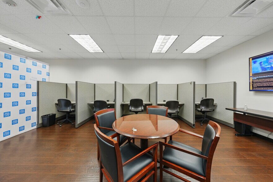 More Photos Of 9999 Bellaire Blvd, Houston Medical For Sale