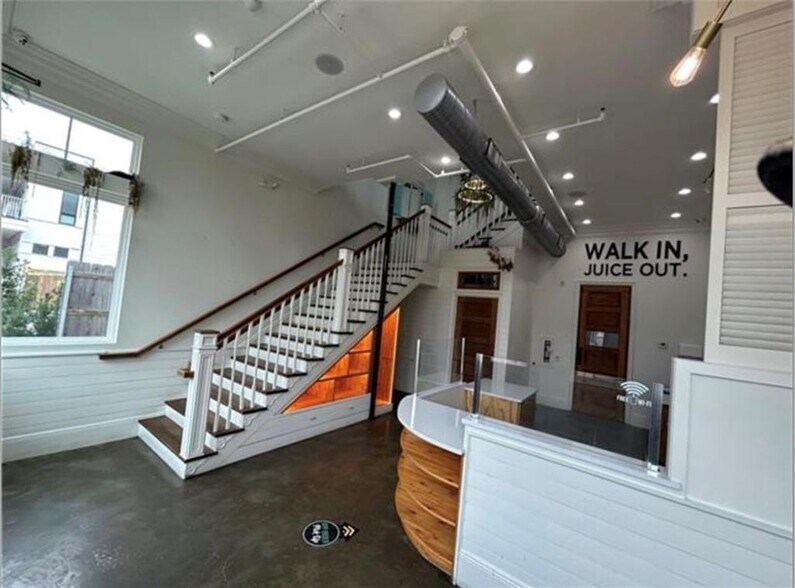 More Photos Of 5808 Magazine St, New Orleans General Retail For Lease