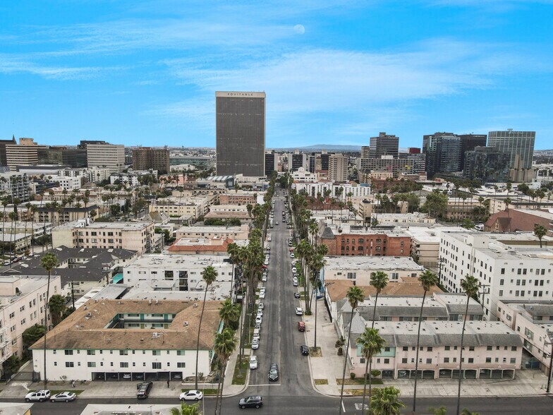 More Photos Of 400 S Mariposa Ave, Los Angeles Apartments For Sale