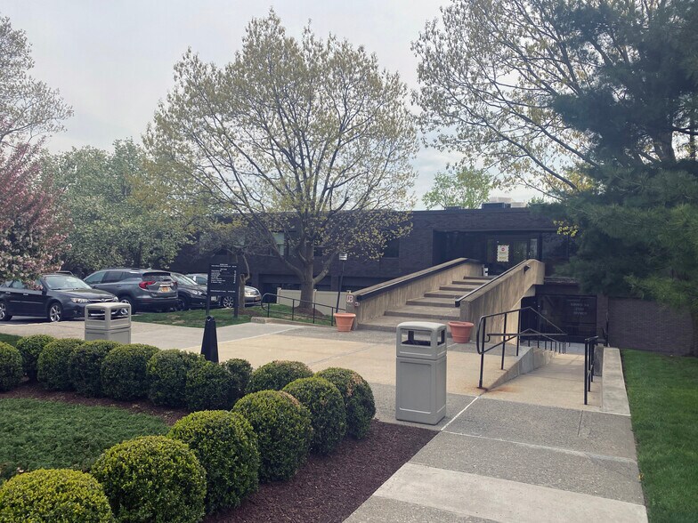 More Photos Of 503 Grasslands Rd, Valhalla Office For Lease