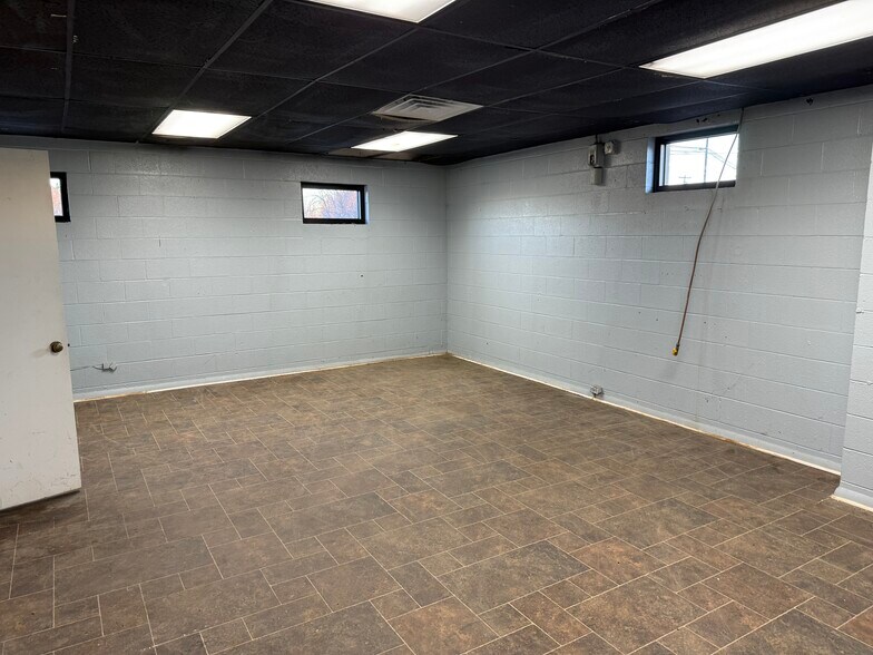 More Photos Of 630 Trindale Rd, Trinity Warehouse For Lease