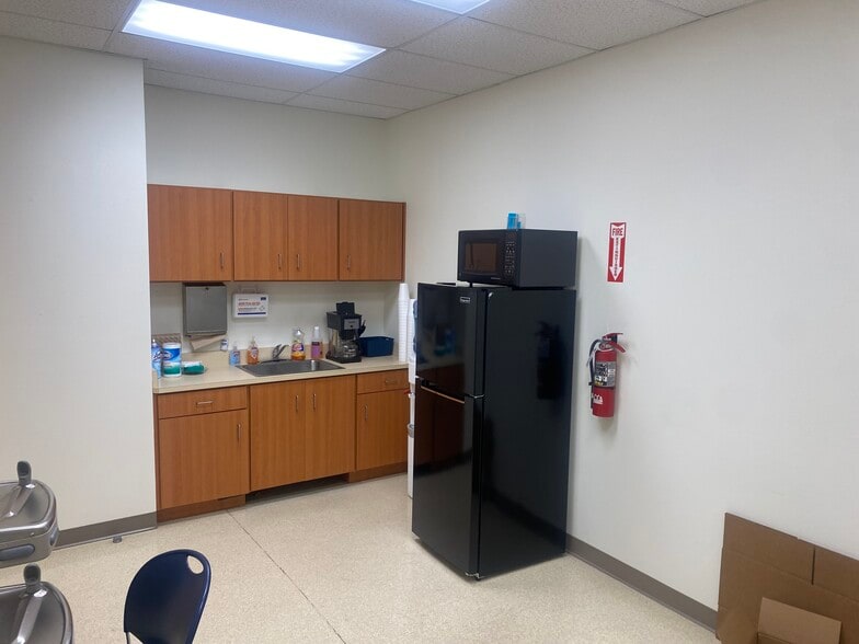 More Photos Of 1010 Franklin Dr, Smock Unknown For Lease