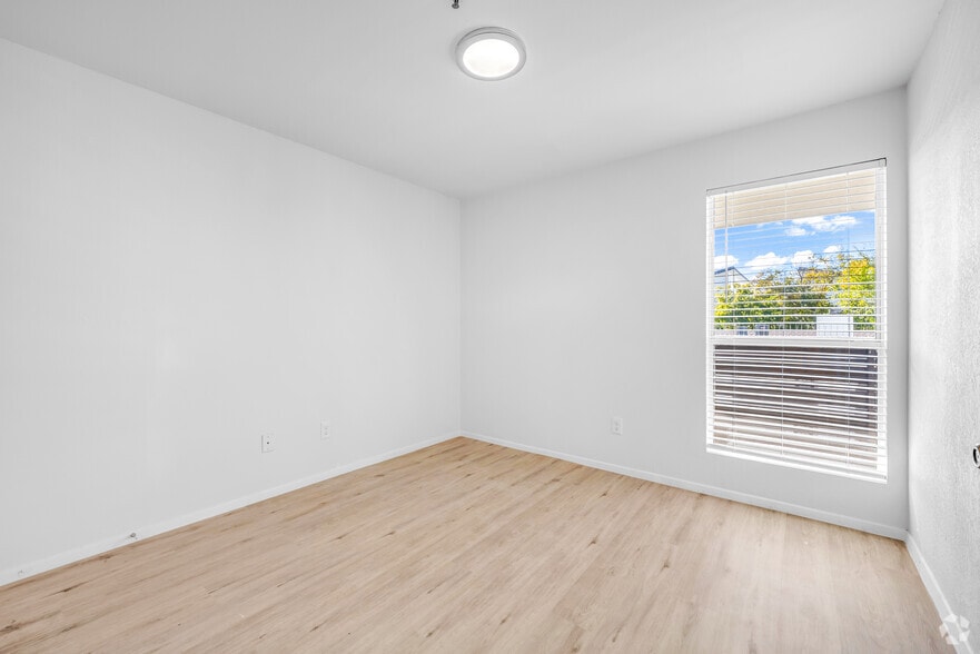 More Photos Of 2315 Moser Ave, Dallas Apartments For Sale