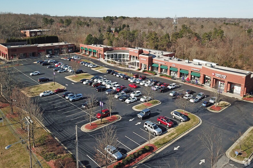 More Photos Of 1231 Eastchester Dr, High Point Unknown For Lease