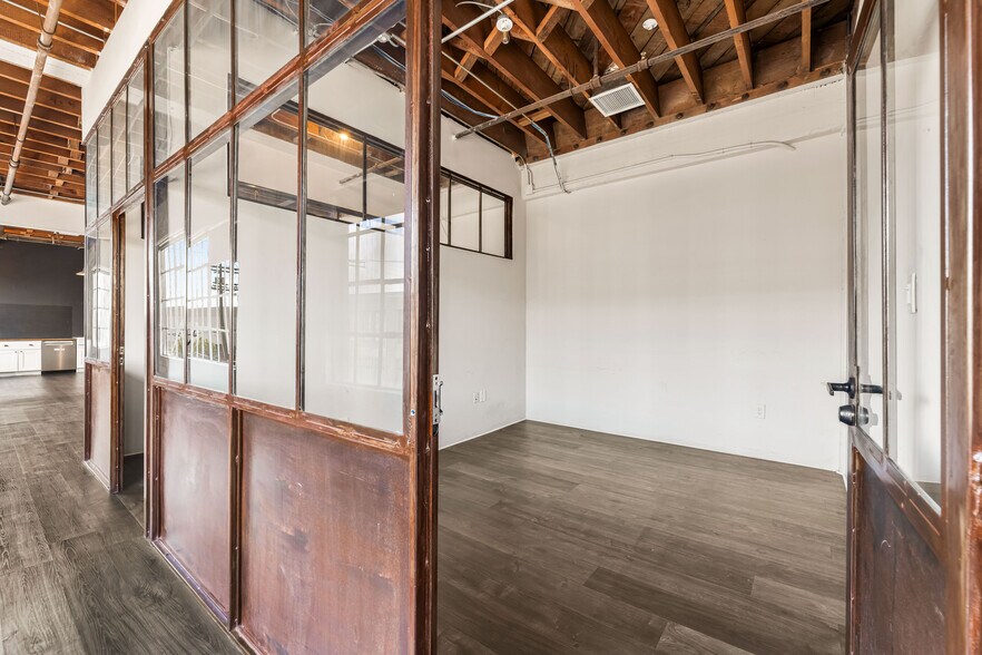 More Photos Of 932 Wilson St, Los Angeles Loft Creative Space For Lease