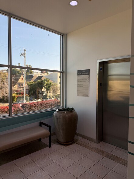 More Photos Of 2710 Telegraph Ave, Oakland Medical For Lease