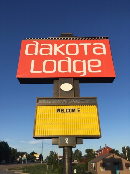 More Photos Of 105 E 5th St, Murdo Hotel For Sale