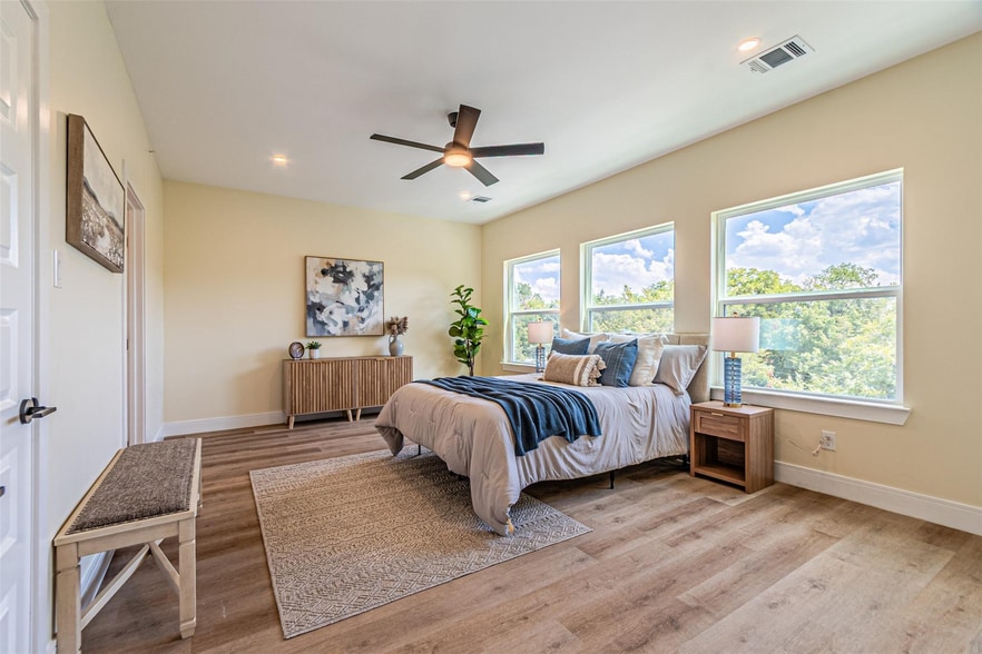 More Photos Of 2376 Longhorn St, Dallas Apartments For Sale