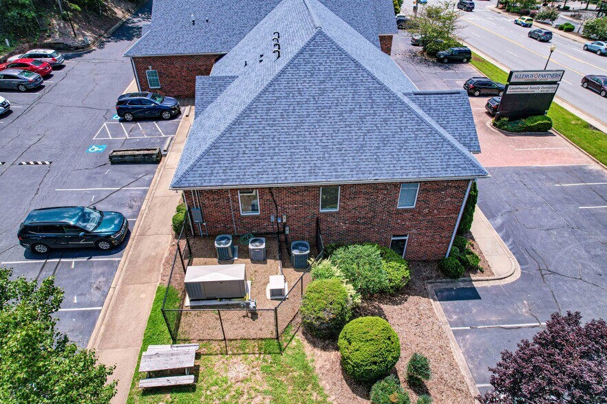 More Photos Of 1978 Hendersonville Rd, Asheville Medical For Sale
