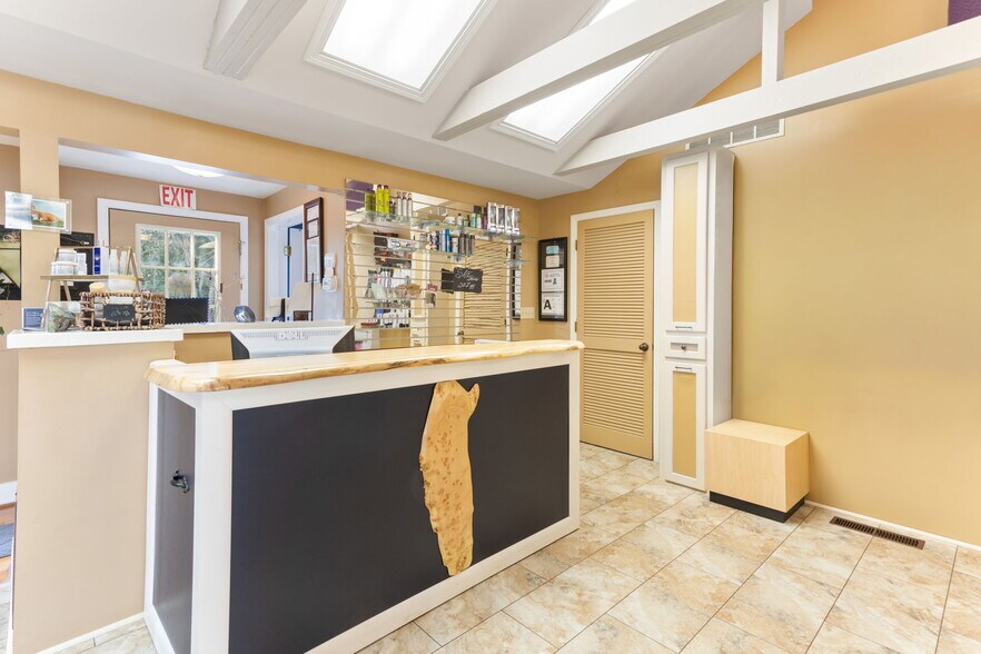 More Photos Of 1911 Margaret St, Winston-Salem General Retail For Sale
