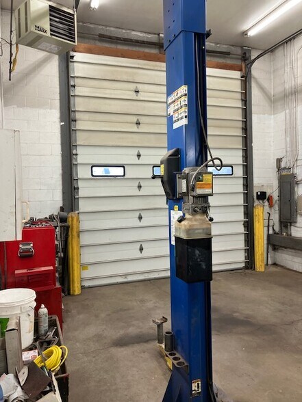 More Photos Of 1110 Island Ave, McKees Rocks Warehouse For Lease