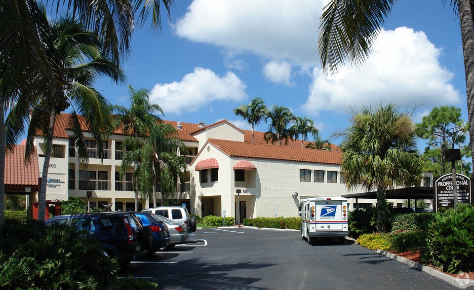 More Photos Of 801 Anchor Rode Dr, Naples Medical For Lease