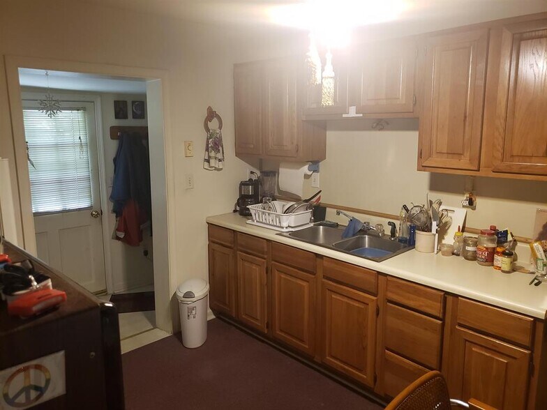 More Photos Of 2487 US Highway 211 W, Luray Storefront For Sale