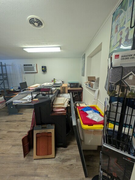 More Photos Of 861 SW Lakehurst Dr, Port Saint Lucie Distribution For Sale