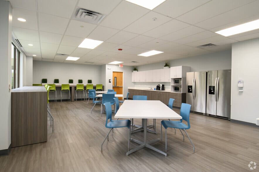 More Photos Of 1301 Virginia Dr, Fort Washington Office For Lease