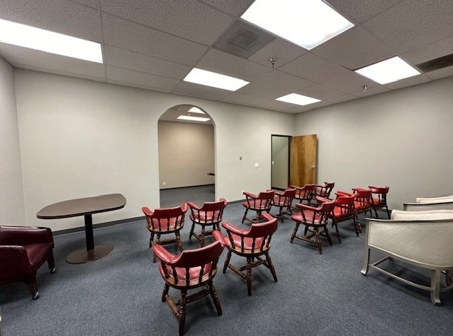 More Photos Of 14173 Green Tree Blvd, Victorville Restaurant For Lease