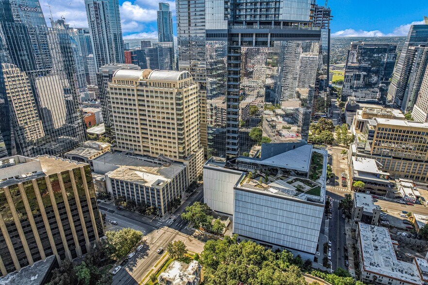 More Photos Of 610 Guadalupe St, Austin Office For Sale