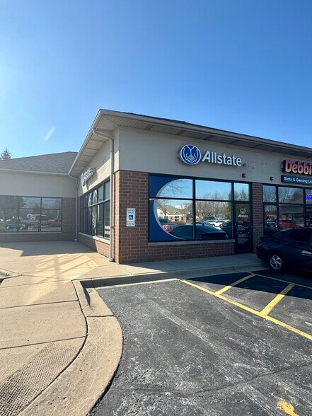 More Photos Of 4579-4589 Route 71, Oswego Storefront Retail Office For Lease