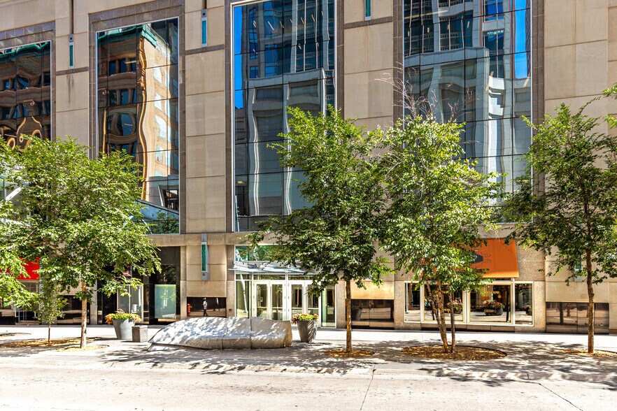 More Photos Of 60 S 6th St, Minneapolis Office For Lease