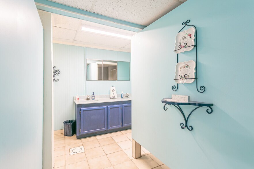 More Photos Of 2926 Main St, Caledonia Self Storage For Lease