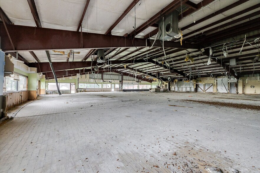 More Photos Of 1224 Buccaneer Club Rd NE, Townsend General Retail For Sale