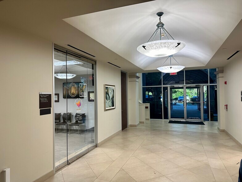 More Photos Of 1011 Medical Plaza, The Woodlands Medical For Lease