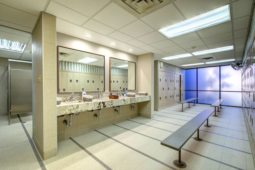 More Photos Of 8330-8350 Meadow Rd, Dallas Office For Sale