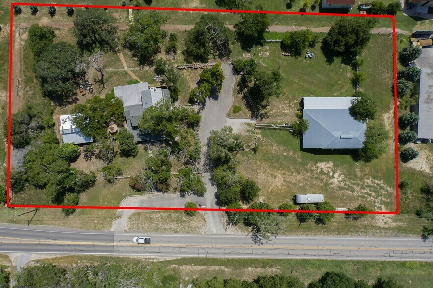 More Photos Of 23351 Ranch to Market 150 rd, Driftwood Specialty For Sale